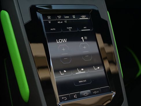 Used 2023 Lamborghini Huracan EVO RWD image 10