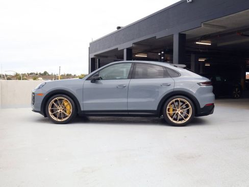 Certified 2025 Porsche Cayenne Turbo GT AWD/4WD image 2