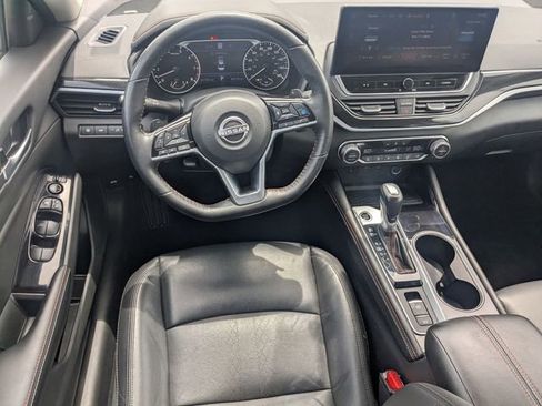 Used 2024 Nissan Altima 2.0 SR FWD image 28