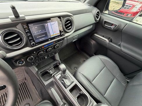 Used 2023 Toyota Tacoma TRD Off-Road w/ TRD Premium Off Road Package image 21