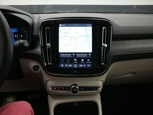 Used 2023 Volvo XC40 B5 Plus w/ Driver Assist Package AWD/4WD image 13