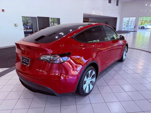 Used 2022 Tesla Model Y Long Range AWD/4WD image 13