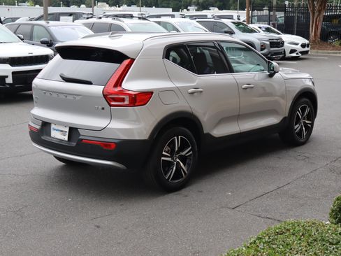 Used 2025 Volvo XC40 B5 Core AWD/4WD image 10