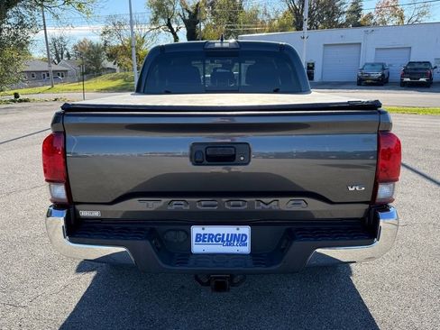 Used 2019 Toyota Tacoma TRD Off-Road image 5