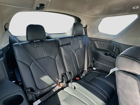 Used 2025 Honda Pilot EX-L image 21