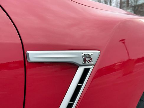 Used 2015 Nissan GT-R Black Edition image 31