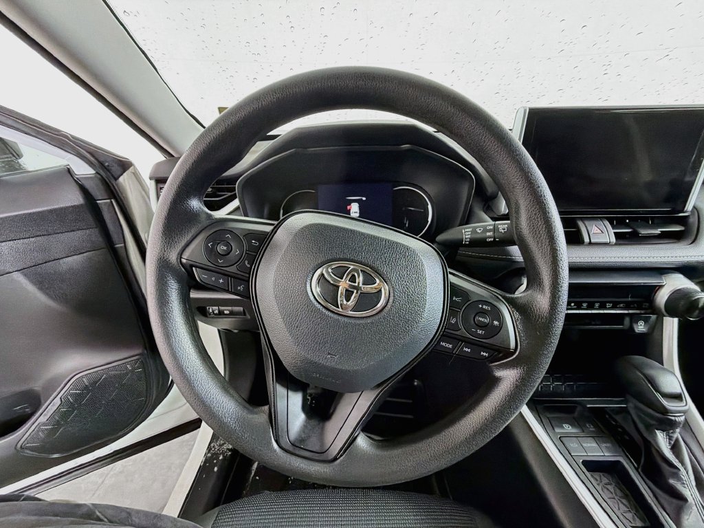 Used 2024 Toyota RAV4 LE FWD image 13
