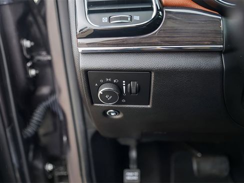 Used 2021 Jeep Grand Cherokee Overland image 17