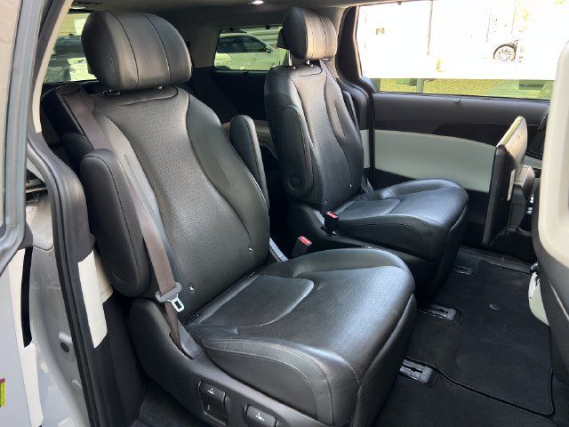Used 2022 Kia Carnival SX Prestige FWD image 46