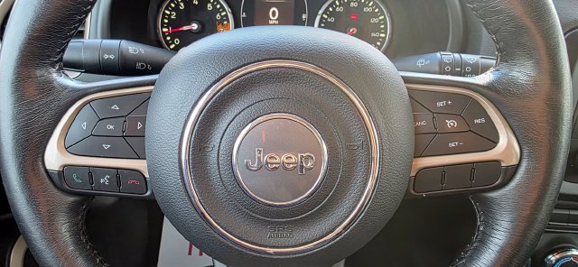 Used 2016 Jeep Renegade Latitude w/ Cold Weather Group AWD/4WD image 18
