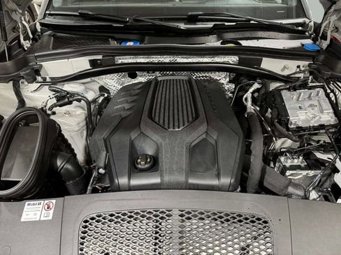 Used 2024 Porsche Macan image 28