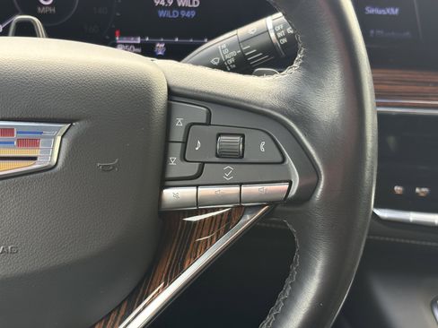 Certified 2022 Cadillac Escalade Premium Luxury image 21