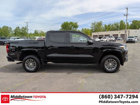 Used 2023 Chevrolet Colorado LT w/ Advanced Trailering Package AWD/4WD image 2