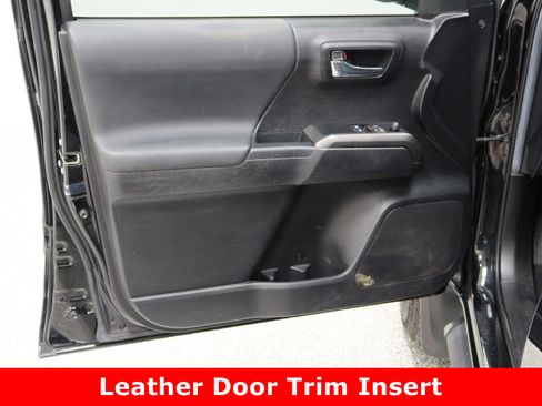 Used 2023 Toyota Tacoma TRD Off-Road image 12