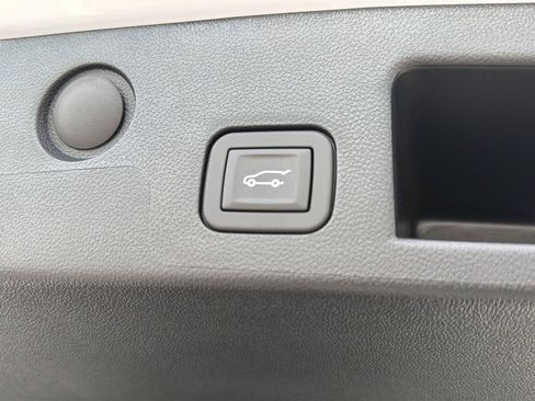New 2026 Chevrolet Equinox LT w/ Convenience Package II FWD image 33