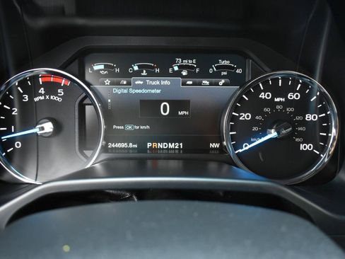 Used 2017 Ford F250 Lariat w/ Lariat Value Package AWD/4WD image 17