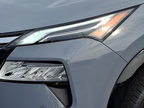 Used 2024 Nissan Rogue Platinum w/ Platinum Premium Package AWD/4WD image 9