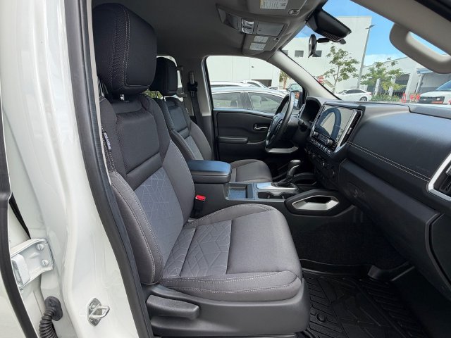 Used 2025 Nissan Frontier SV w/ SV Convenience Package AWD/4WD image 6