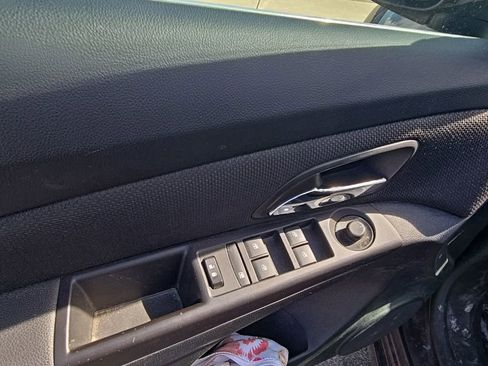 Used 2015 Chevrolet Cruze LT image 12