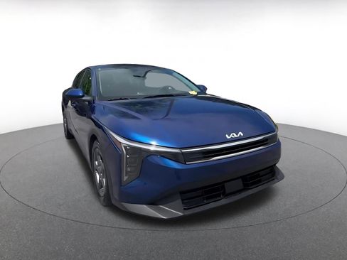 Used 2025 Kia K4 FWD image 3