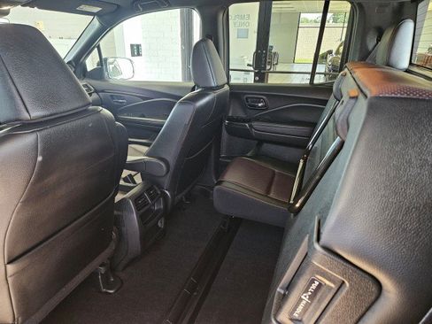 Used 2023 Honda Ridgeline Black Edition image 10