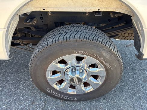 Used 2017 Ford F350 Lariat w/ Lariat Ultimate Package AWD/4WD image 14
