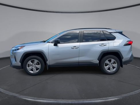 Used 2025 Toyota RAV4 LE AWD/4WD image 5