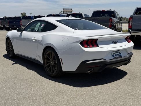 Used 2025 Ford Mustang Premium RWD image 5