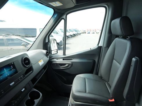Used 2024 Mercedes-Benz Sprinter 144 Cargo image 11