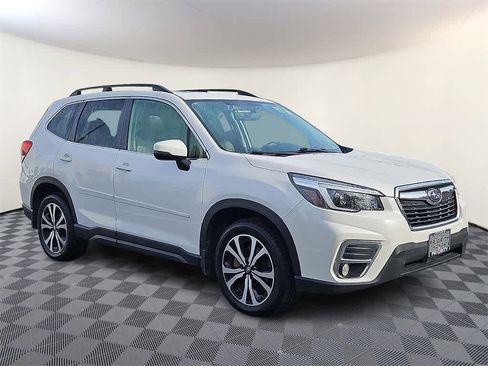 Used 2021 Subaru Forester Limited image 3