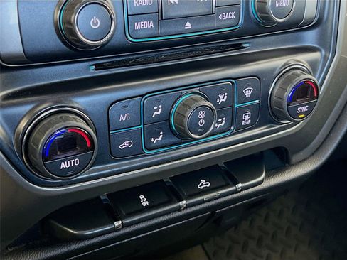 Used 2018 Chevrolet Silverado 1500 LT w/ All Star Edition image 9