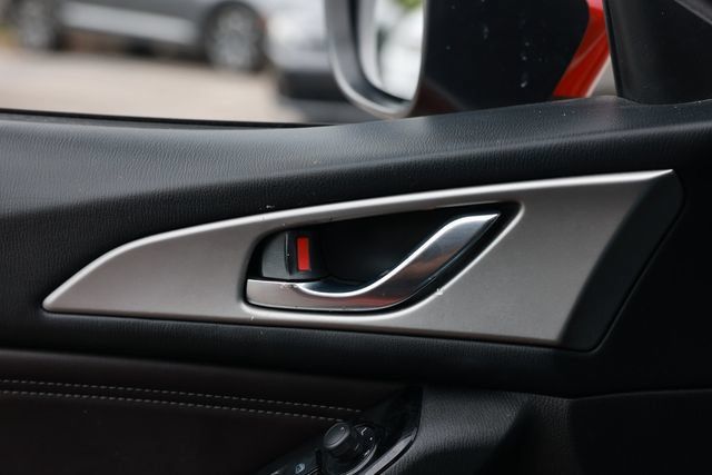 Used 2017 MAZDA MAZDA3 Touring FWD image 47