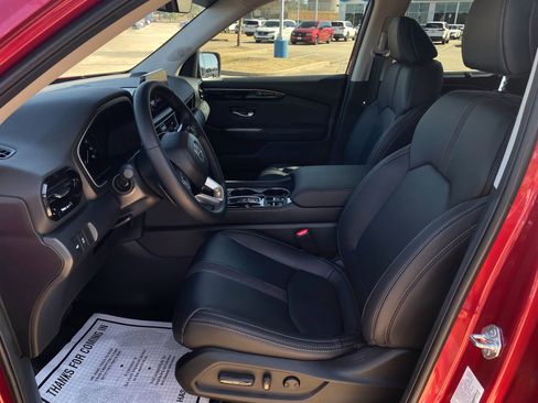 Used 2025 Honda Pilot EX-L image 10