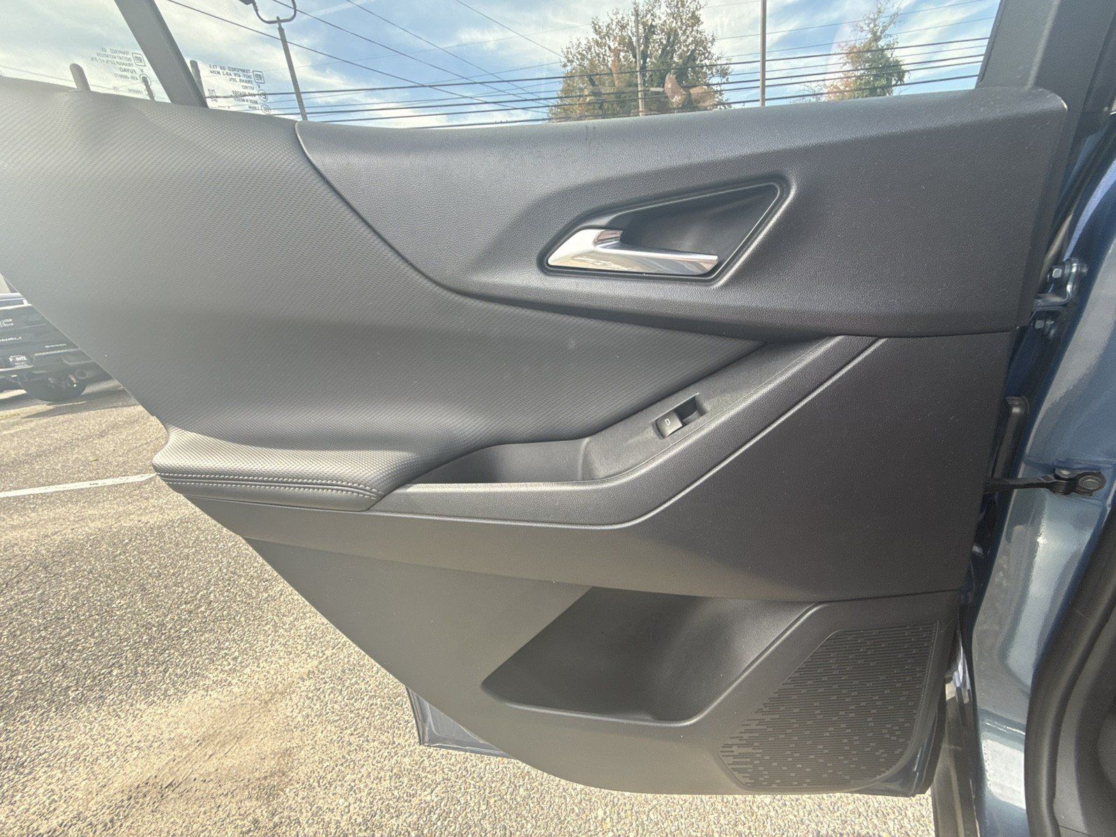 Used 2026 Chevrolet Equinox LT AWD/4WD image 29