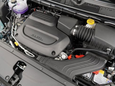 New 2026 Chrysler Pacifica Select image 36