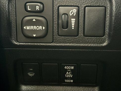 Used 2018 Toyota 4Runner SR5 Premium AWD/4WD image 11