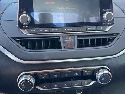 Used 2020 Nissan Altima 2.5 SR w/ Premium Package image 12