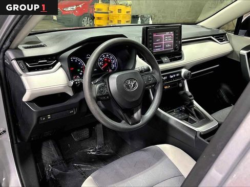 Used 2020 Toyota RAV4 XLE w/ Convenience Package image 18
