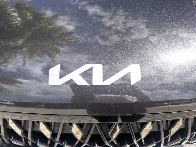 Used 2026 Kia Carnival FWD image 10