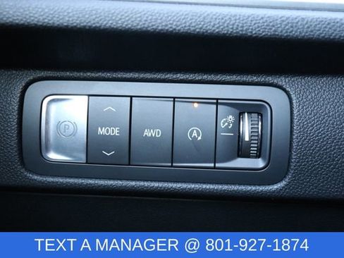 Used 2025 Chevrolet Traverse LT AWD/4WD image 22