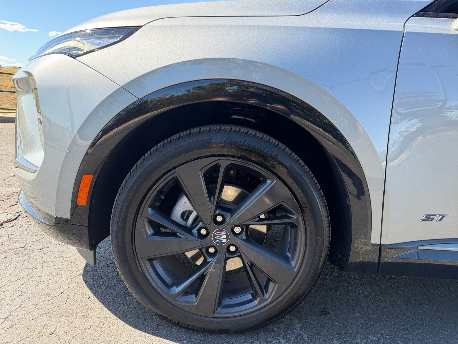 Used 2025 Buick Envision Sport Touring AWD/4WD image 24