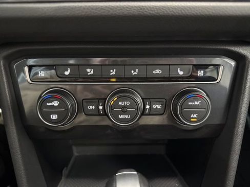 Used 2019 Volkswagen Tiguan SE w/ Panoramic Sunroof Package image 46