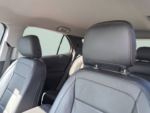 Used 2018 Chevrolet Equinox Premier image 17