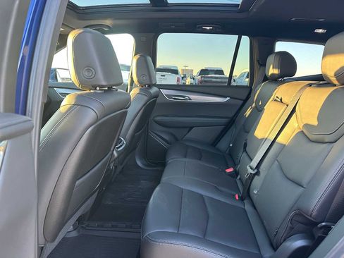 Used 2025 Cadillac XT6 Luxury image 19