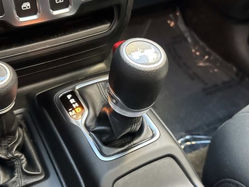 Used 2021 Jeep Wrangler Sport image 25