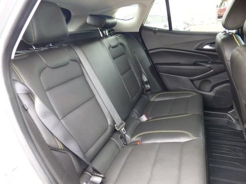 Used 2024 Chevrolet Trax ACTIV w/ Sunroof Package FWD image 15