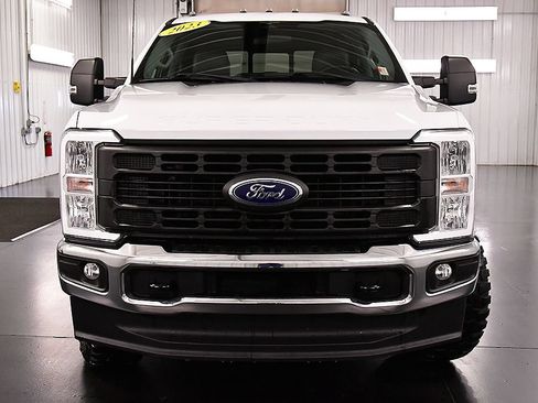 Used 2023 Ford F250 XL w/ XL Driver Assist Package AWD/4WD image 2