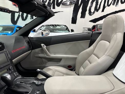 Used 2011 Chevrolet Corvette Convertible w/ Preferred Equipment Group RWD image 10