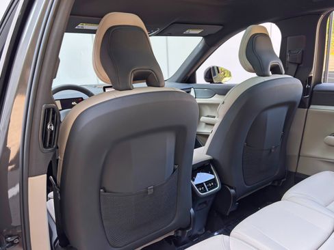 Used 2025 Volvo EX90 Ultra AWD/4WD image 34
