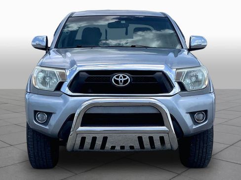 Used 2014 Toyota Tacoma PreRunner w/ Limited Package RWD image 3